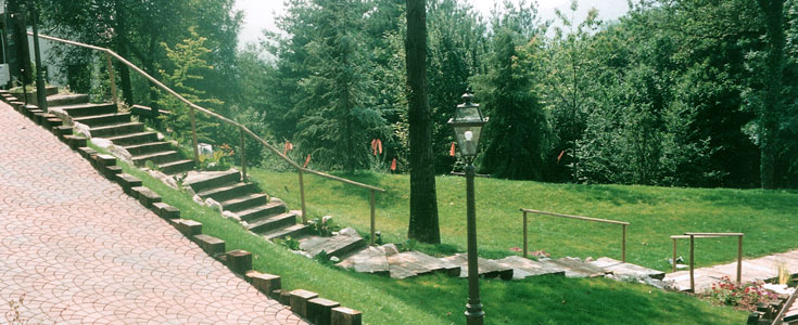 Costruzione e Manutenzione Giardini & Floricultura - Costruzione e Manutenzione Giardini