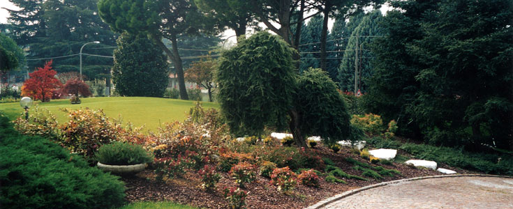 Costruzione e Manutenzione Giardini & Floricultura - Costruzione e Manutenzione Giardini